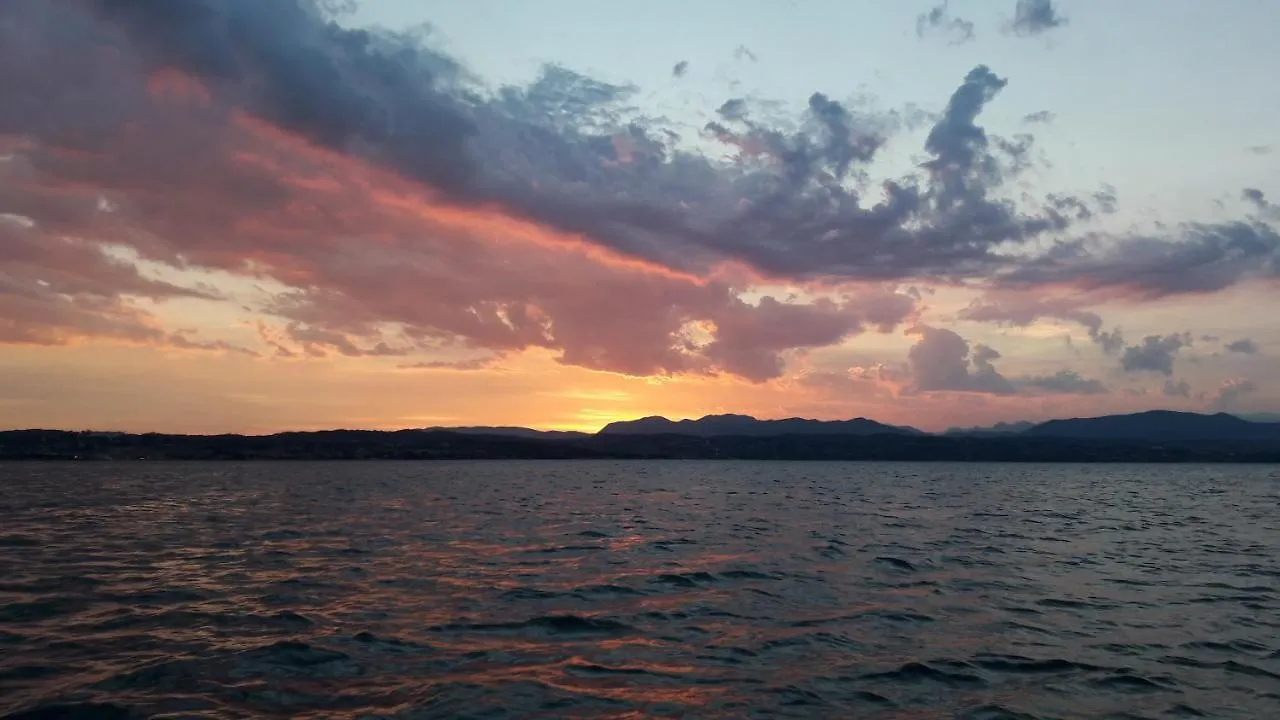 Eve House Gardalake Lonato Holiday home