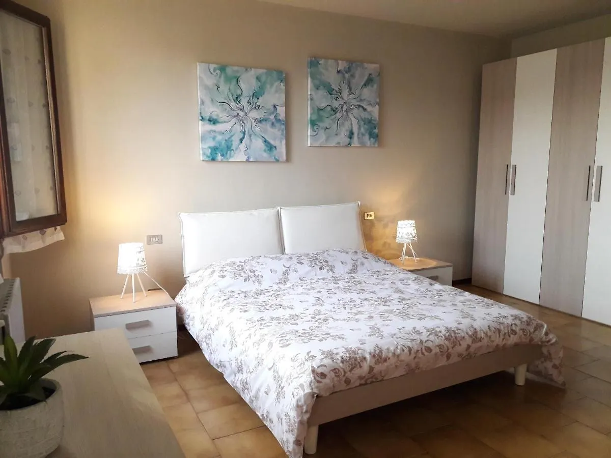 Holiday home Eve House Gardalake Lonato Italy