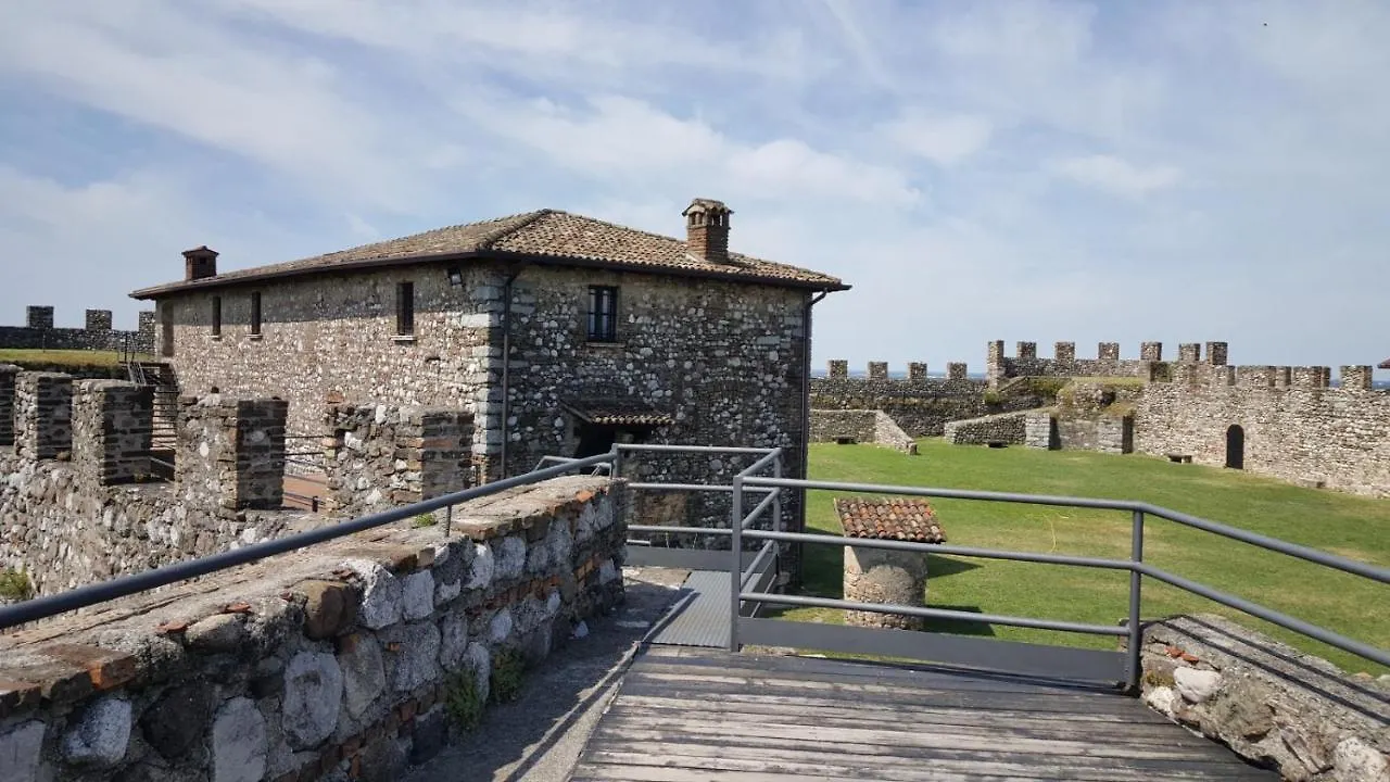 Eve House Gardalake Lonato 0*,